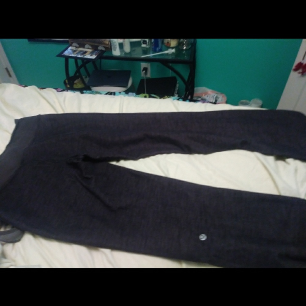 Lululemom yoga pants